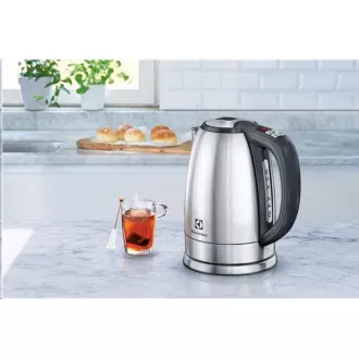 Electrolux EEWA 7700 rýchlovarná kanvica