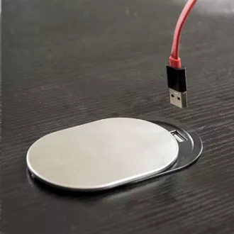 Solight 1x vstavaná zásuvka + 1x USB s posuvným viečkom, oválny kryt z brúseného hliníka, predlžovací prívod 1, 9m Solight 1x vstavaná zásuvka + 1x USB s posuvným viečkom, oválny kryt z brúseného hliníka, predlžovací prívod 1, 9m