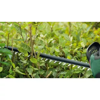 BOSCH UniversalHedgeCut 18V-50, akumulátorové nožnice, 18 V, dĺžka čepele 50 cm, rozstup zubov 20 mm, akumulátor 2.5 Ah