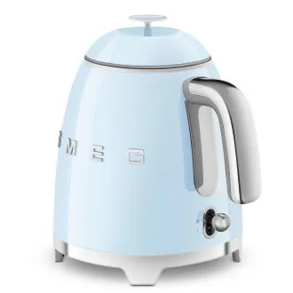Smeg KLF05PBEU mini rýchlovarná kanvica, 0, 8 l / 3 šálky, 1400 W, štýl 50. rokov, pastelovo modrá Smeg KLF05PBEU mini rýchlovarná kanvica, 0, 8 l / 3 šálky, 1400 W, štýl 50. rokov, pastelovo modrá