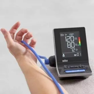 Braun ExactFit 5 CONNECT BUA6350 tlakomer na paži, detekcia arytmie, LCD displej, Bluetooth