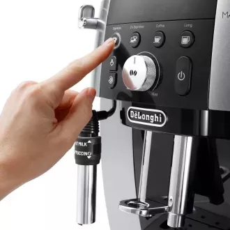 DeLonghi Magnifica S Smart ECAM 250.23.SB automatický kávovar, 1450 W, 15 bar, vstavaný mlynček, strieborná DeLonghi Magnifica S Smart ECAM 250.23.SB automatický kávovar, 1450 W, 15 bar, vstavaný mlynček, strieborná