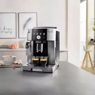 DeLonghi Magnifica S Smart ECAM 250.23.SB automatický kávovar, 1450 W, 15 bar, vstavaný mlynček, strieborná DeLonghi Magnifica S Smart ECAM 250.23.SB automatický kávovar, 1450 W, 15 bar, vstavaný mlynček, strieborná