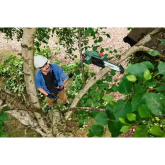 BOSCH UniversalChainPole 18, akumulátorový teleskopický prerezávač vetiev, 18 V, lišta 20 cm, 4 m/s, akumulátor