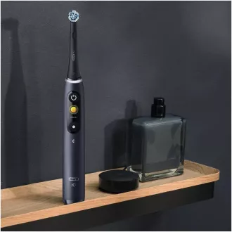 Oral-B iO8 Black Onyx elektrická zubná kefka, magnetická, 6 režimov, časovač, tlakový senzor, púzdro, čierny Oral-B iO8 Black Onyx elektrická zubná kefka, magnetická, 6 režimov, časovač, tlakový senzor, púzdro, čierny