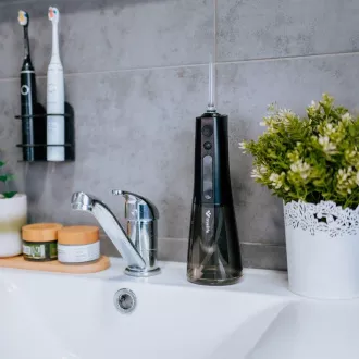 TrueLife AquaFloss Compact L100 Black - ústna sprcha