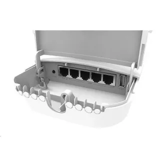 MikroTik RouterBOARD OmniTik 5 ac PoE, 720MHz CPU, 128MB RAM, PoE out, 5x GLAN, 5GHz Wi-Fi, 2x7.5dBi, 802.11a/n/ac, vr. L4