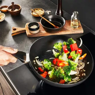 G2557572 UNLIMITED PÁNOV 22 cm TEFAL