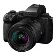 Panasonic Lumix DC-S5 Mark IIx + Lumix S 20-60 mm f/3,5-5,6 Macro OIS, DSLM, 24,2 Mpx, čierna